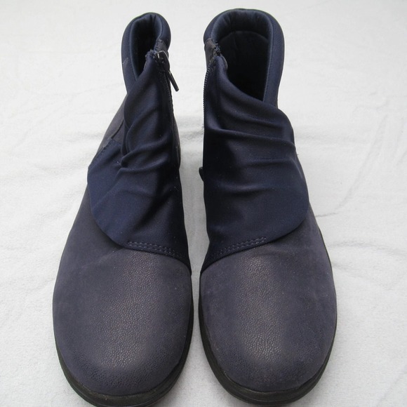 Clarks Cloudsteppers Boots Womens‎ 7 Navy Side Zip Slip on Fold Over Shaft 27975 - Picture 1 of 11
